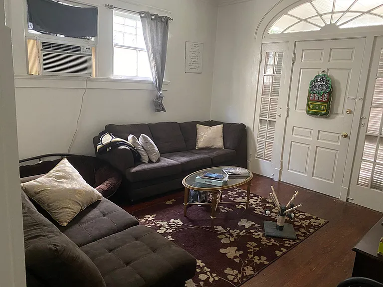 1822 Broadway St — Photo 6