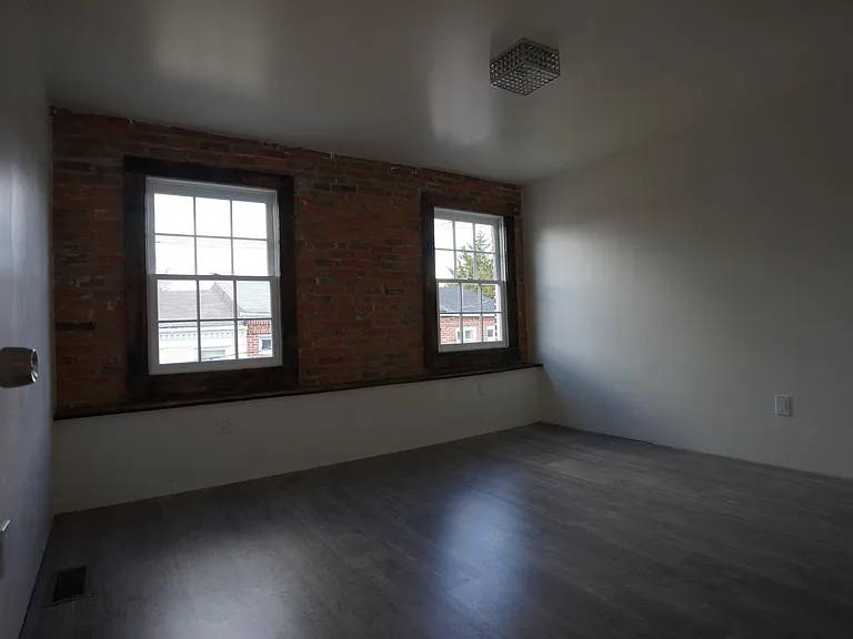 907 Lemmon St — Photo 29