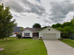1275 Billie Ct, Green Bay, WI 54313
