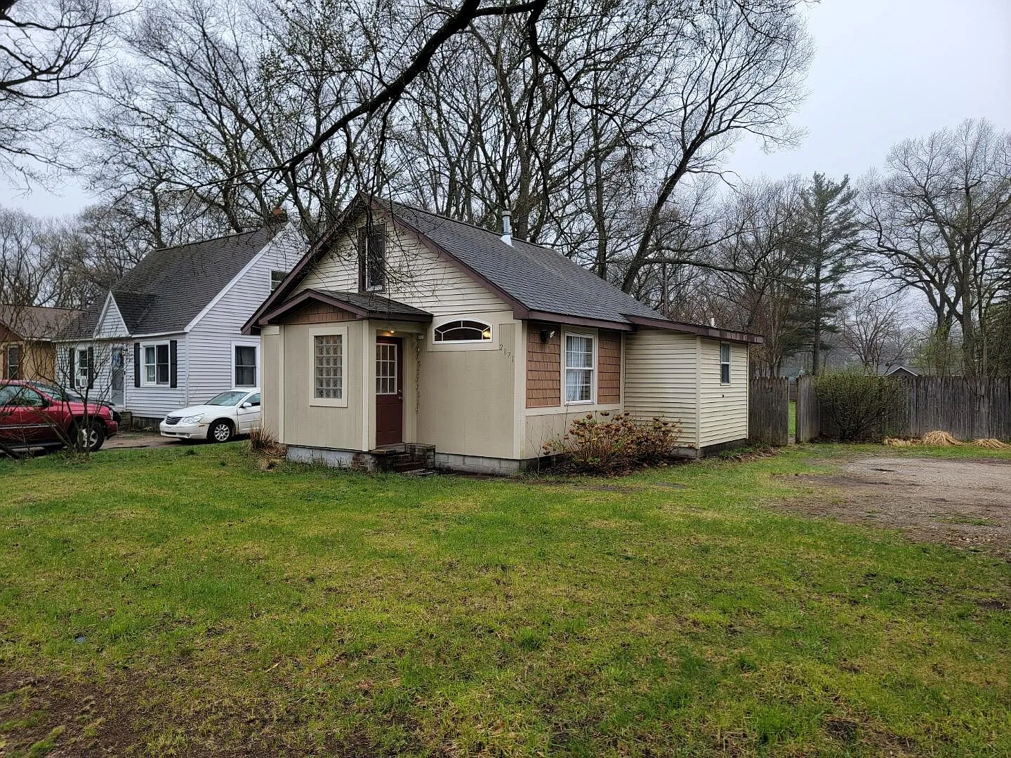 2871 Worden St photo 1