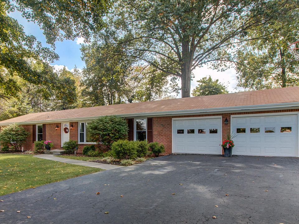 1st image of 4887 Brookwood Dr