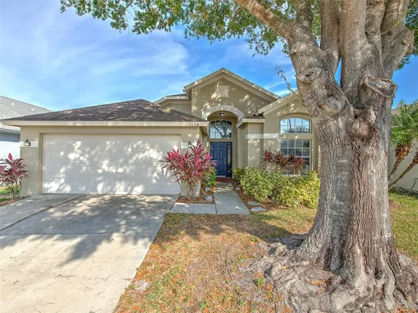 1228 Crimson Clover Ln, Zephyrhills, FL 33543