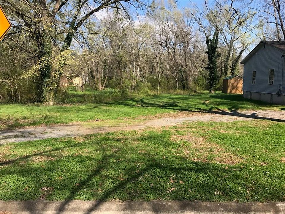 2nd image of 204 Myrtle St SW Lot 249