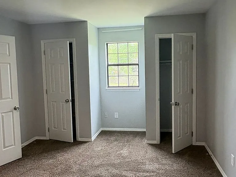 32 S Germantown Road — Photo 2