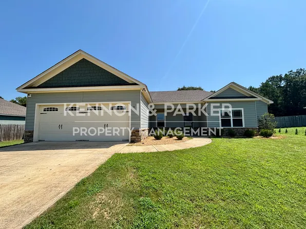 74 Apache Trl, Fort Mitchell, AL 36856