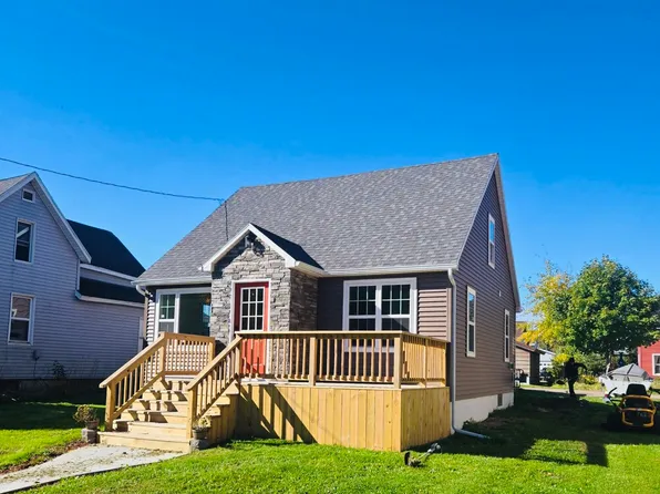 814 Augusta St, Sault Sainte Marie, MI 49783