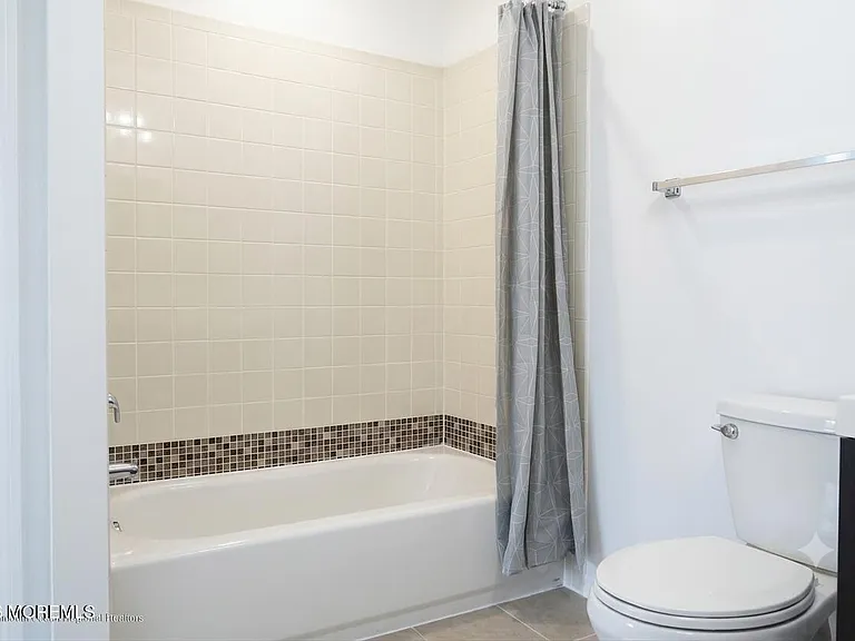 349 Yorkshire Pl — Photo 11