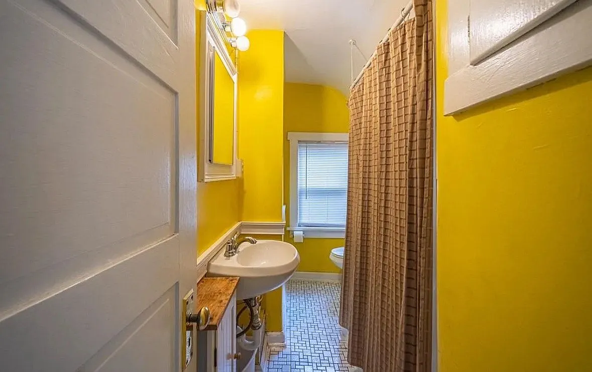 Newly Renovated 1 bedroom 1 bathroom Unit in Montclair ,NJ Available — Photo 4