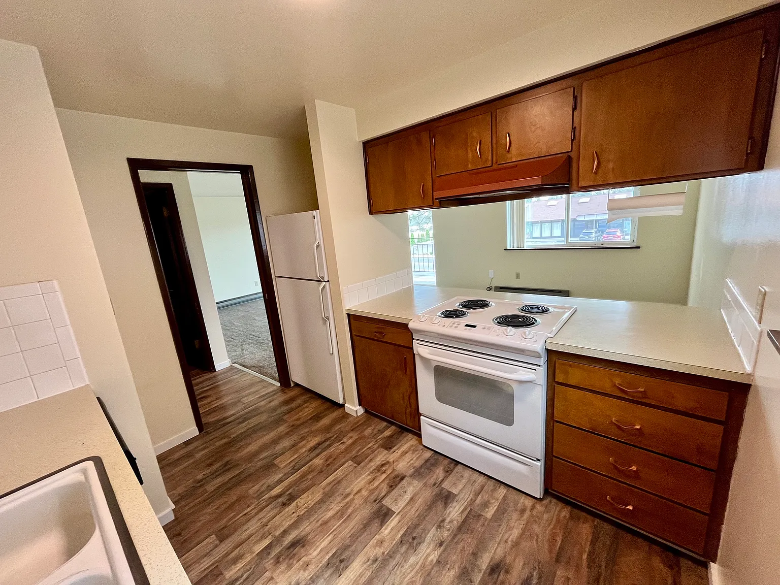 2 bed, 850 sqft, $1,075 — Photo 4