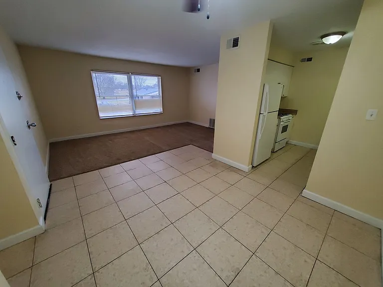 Abbott Acres Apartments — Photo 13