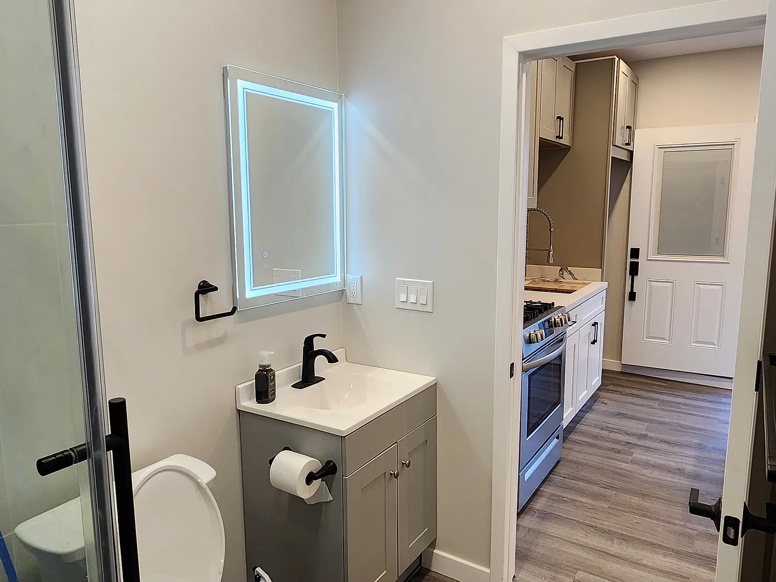 1 bed, 413 sqft, $2,200 — Photo 4