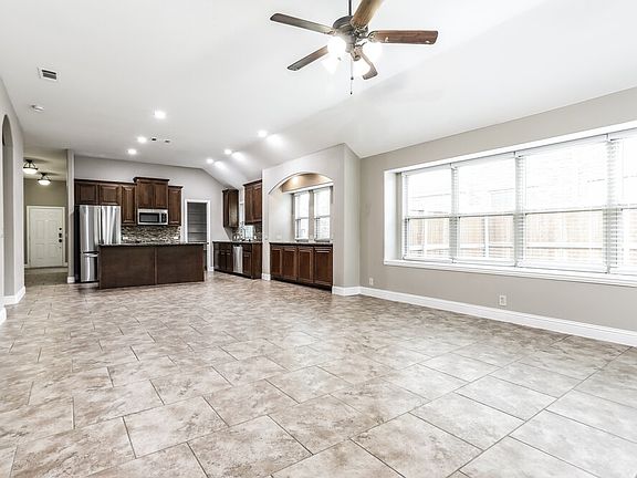 3rd image of 108 Rockhaven Dr