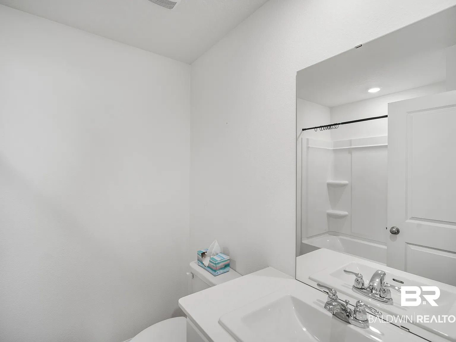 4 bed, 2.0 bath, 1707 sqft, $2,300 — Photo 4