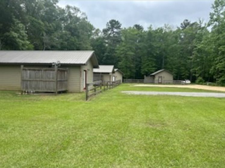 1st image of 204 Barnett Cir