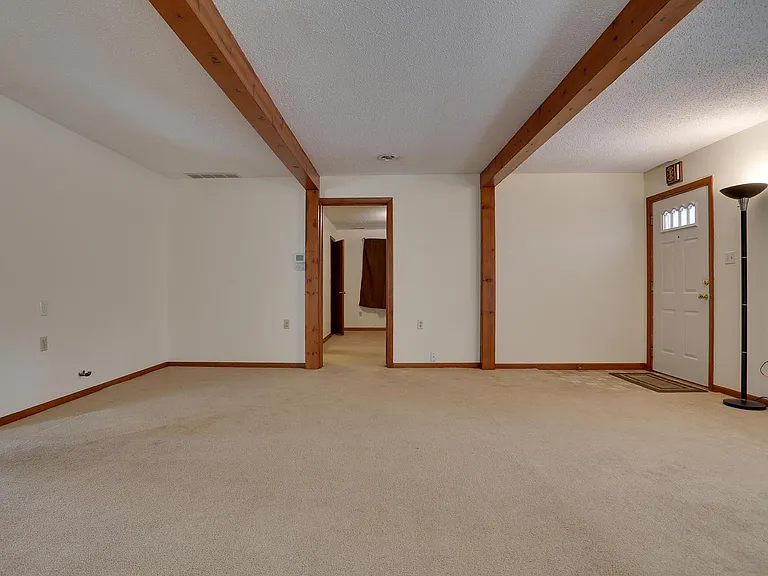 409 N Vorcey St — Photo 7