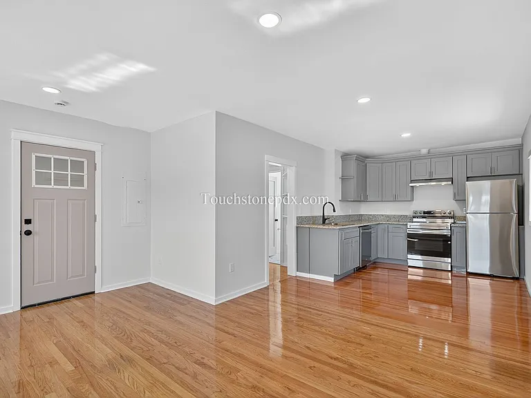 4938 SE Foster Rd #208 — Photo 6