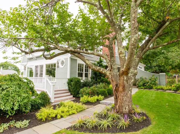 2 Andrews Ln, Marblehead, MA 01945