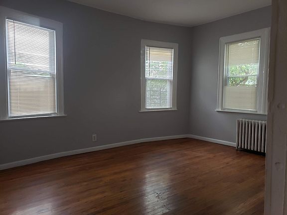 5th image of 326 Arlington Ave #1