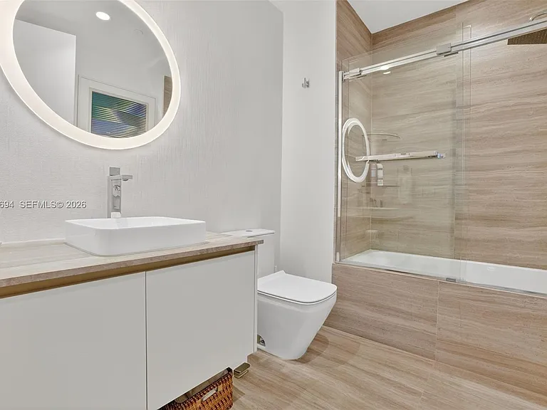 5775 Collins Ave #405 — Photo 17