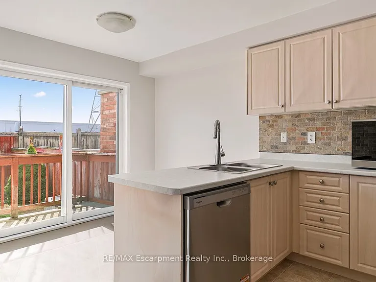 4832 Capri Cres — Photo 13