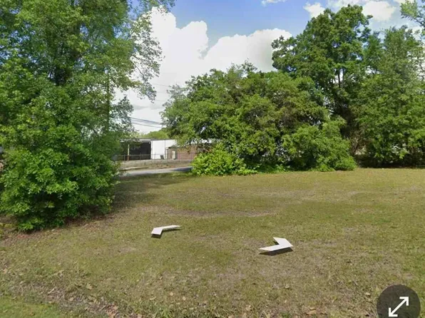 901 Wilkerson Ave, Kingstree, SC 29556