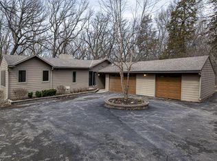 35056 Old Woods Rd, Oconomowoc, WI 53066