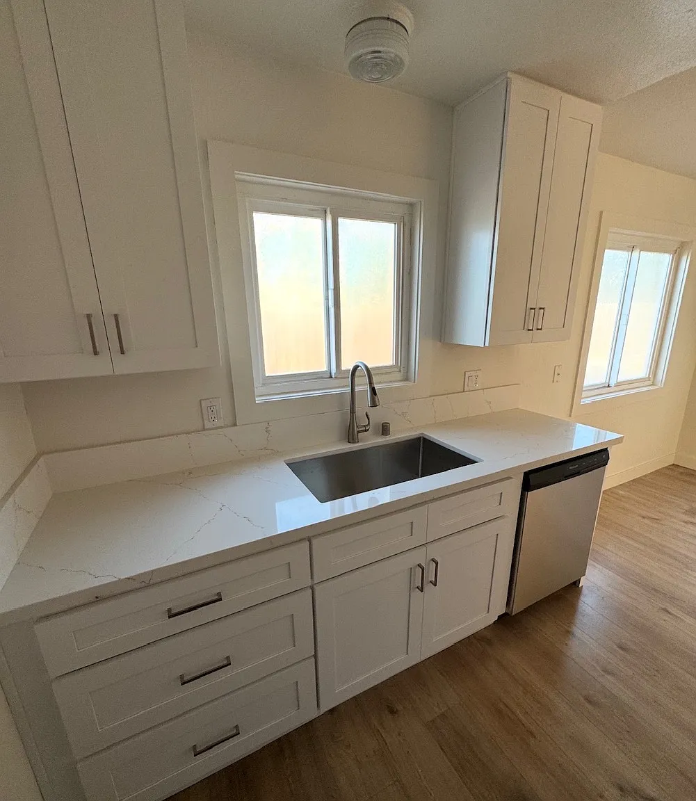 766 W Wilson St — Photo 4