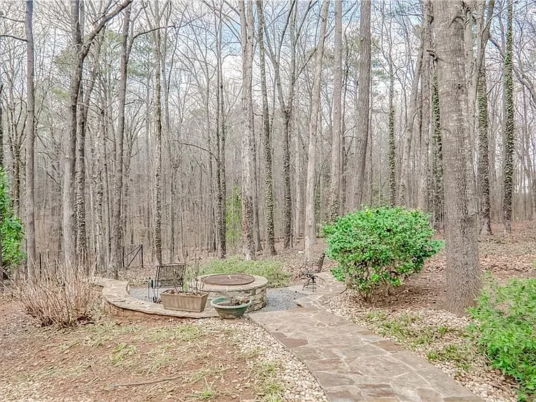 1506 Cumberland Ct SE — Photo 21