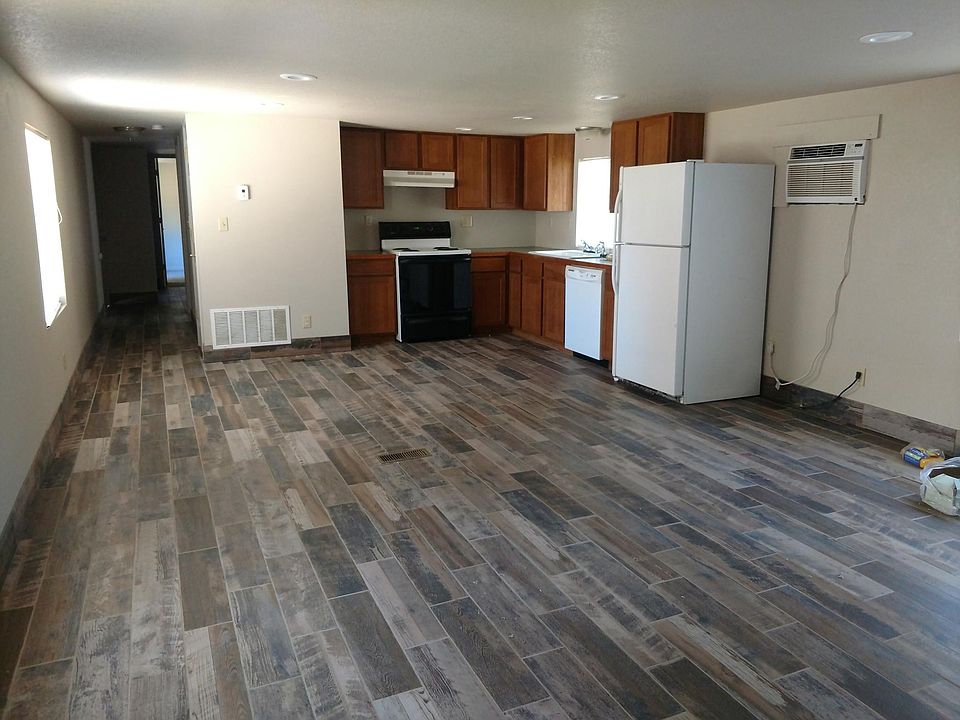 2nd image of 104 Zante St