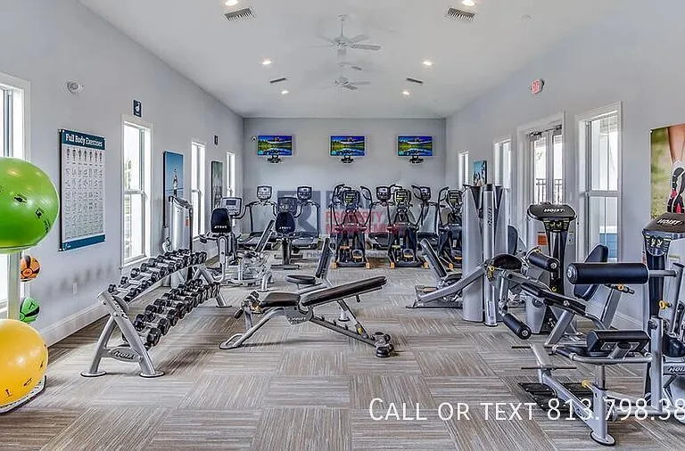 3199 Suncoast Plains Dr — Photo 32