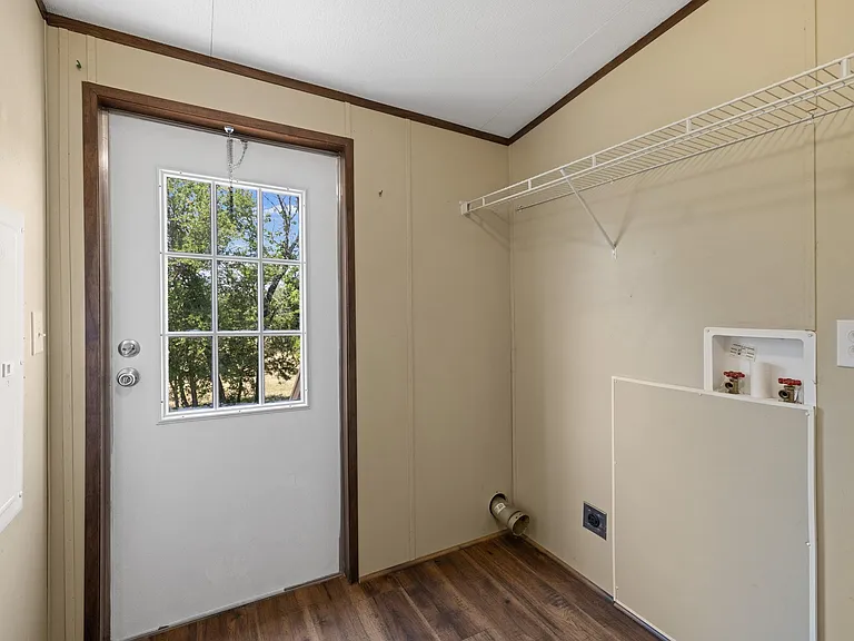 105 Jordan Dr — Photo 24