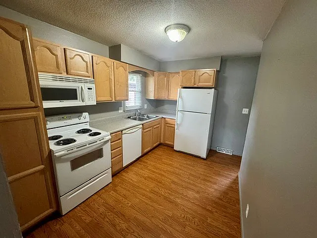 1621 NW 4th St #2 — Photo 4