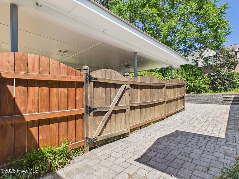 2912 Oberlin Rd — Photo 50