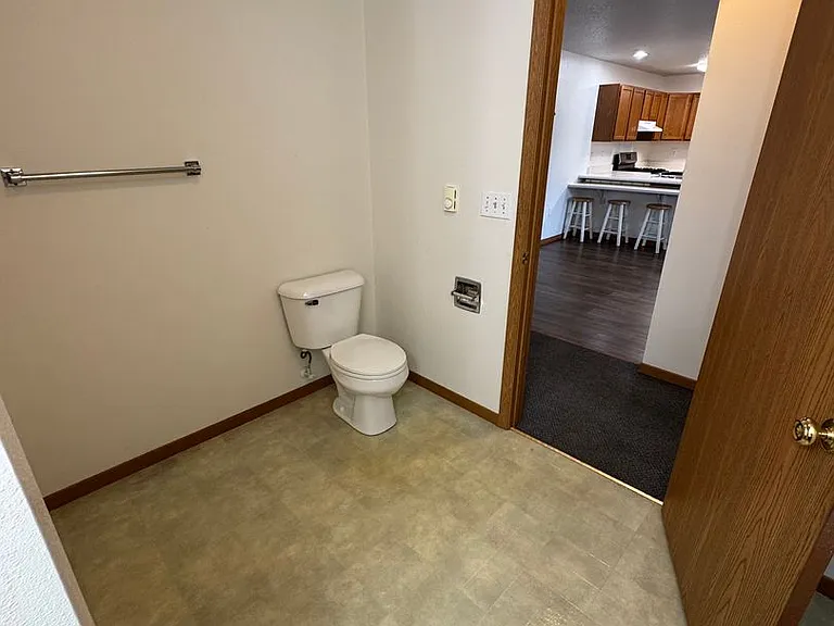 90 E Gridley Ave — Photo 46