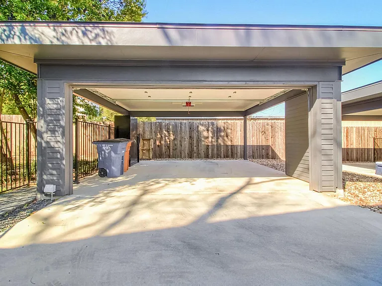 2112 Thornton Rd — Photo 41