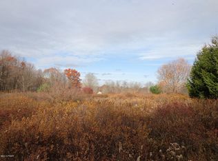 Grell Rd, Hawley, PA 18428