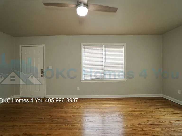 3733 NW 15th St — Photo 3