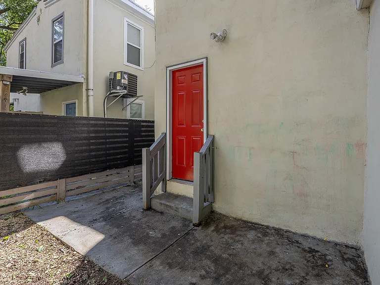 17 E Ashmead St — Photo 31