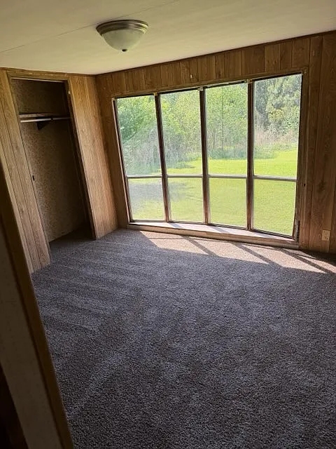 210 Theresa Ln