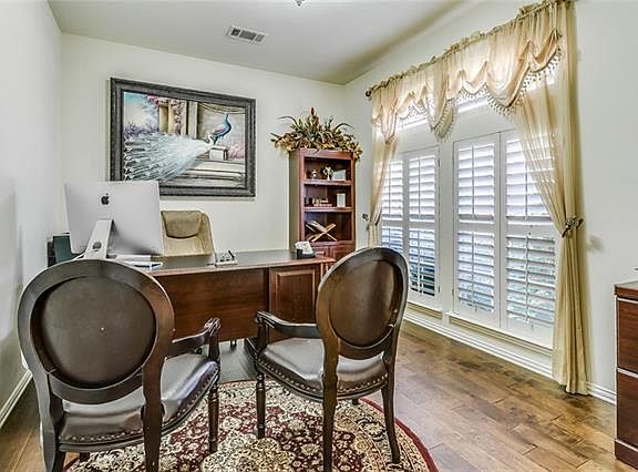 5th image of 101 Foxwood Ln