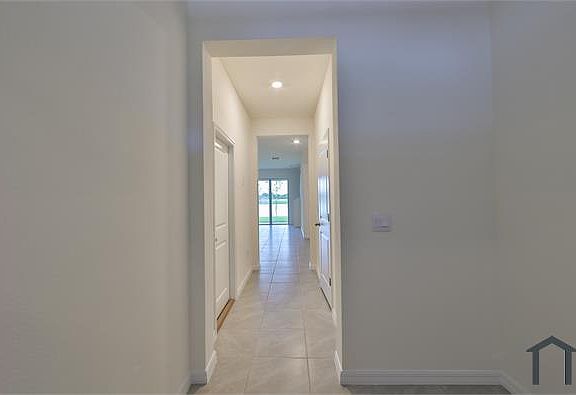 2nd image of 233 Mangrove Shade Cir