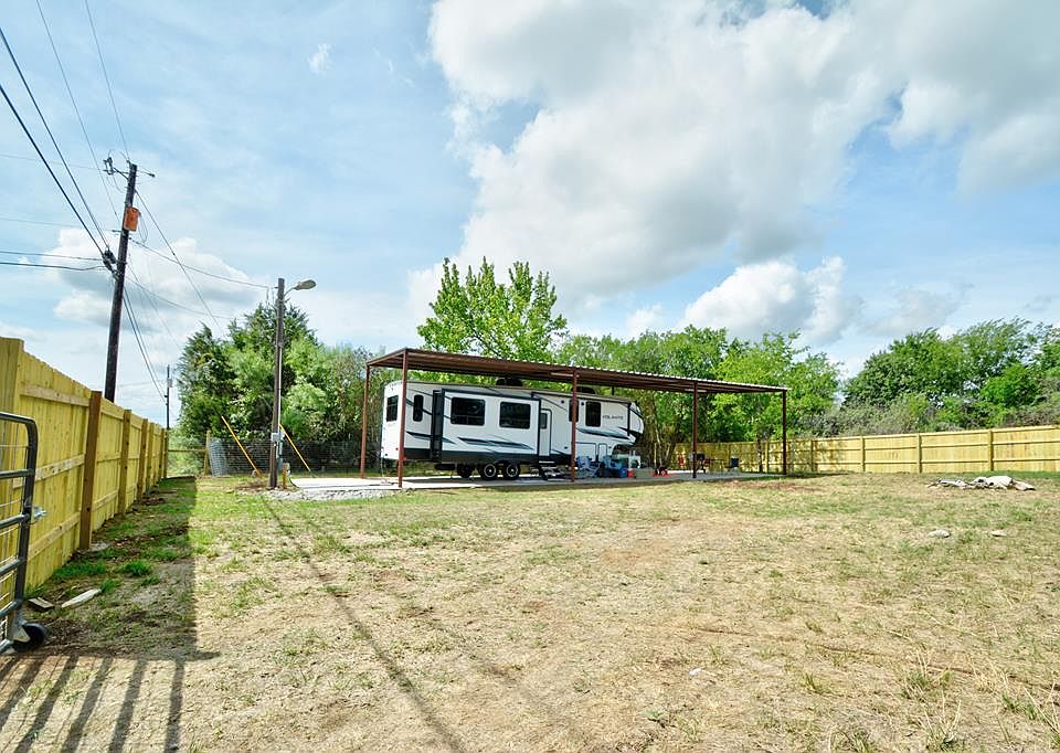 1st image of 196 Medina Dr