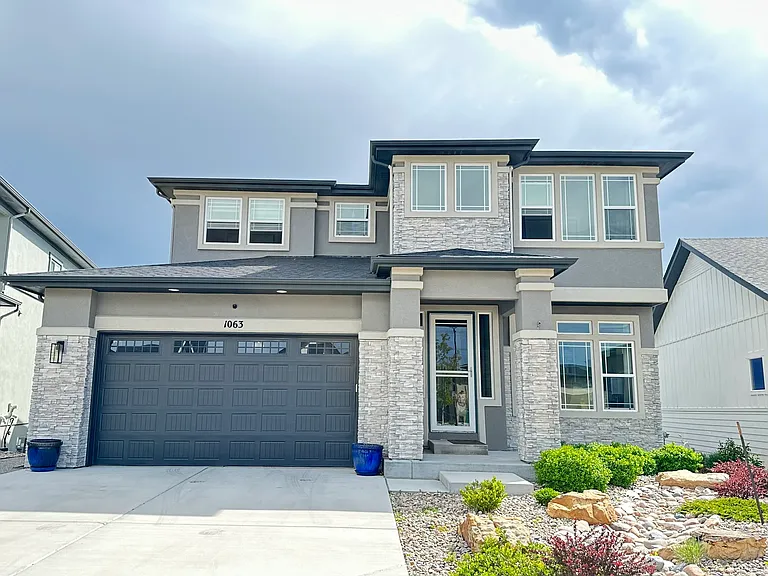 1063 Kelso Pl — Photo 1
