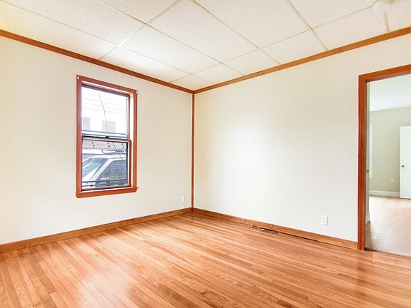 4th image of 27 Mystic Ave