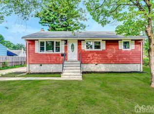 187 1st St, Middlesex, NJ 08846