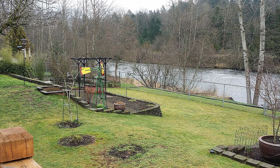 2nd image of 1914 37th Way SE