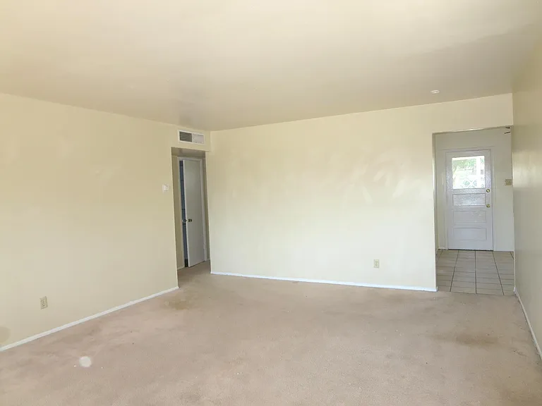 9319 Vicksburg Dr — Photo 5
