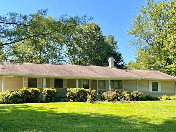 1015 Ivey Ln, Carterville, IL 62918