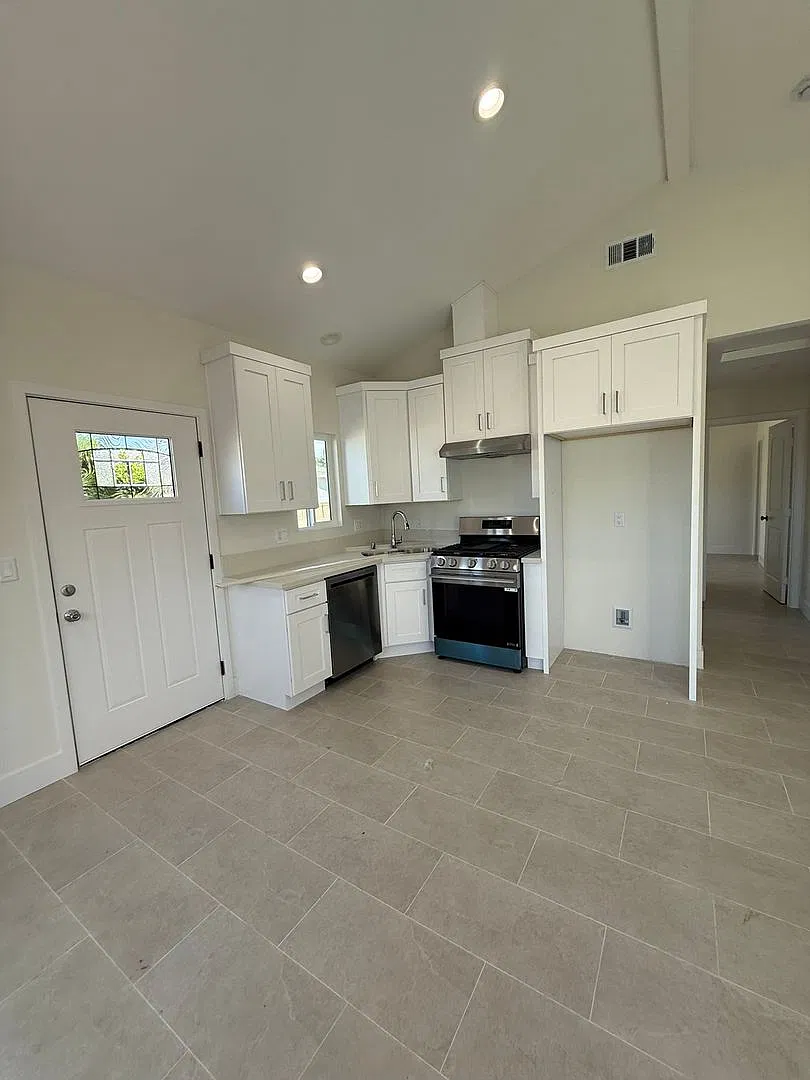 Property Fulmer Dr. — Photo 2