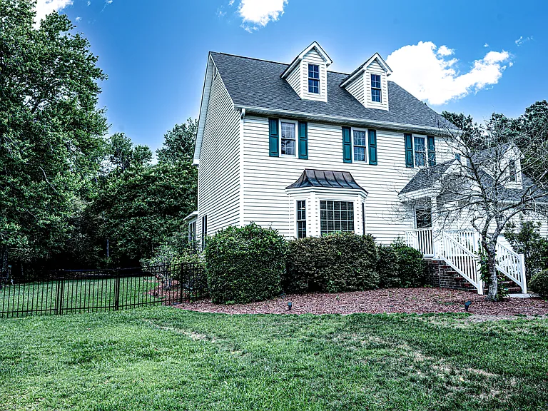 1004 Somerset Ct — Photo 5